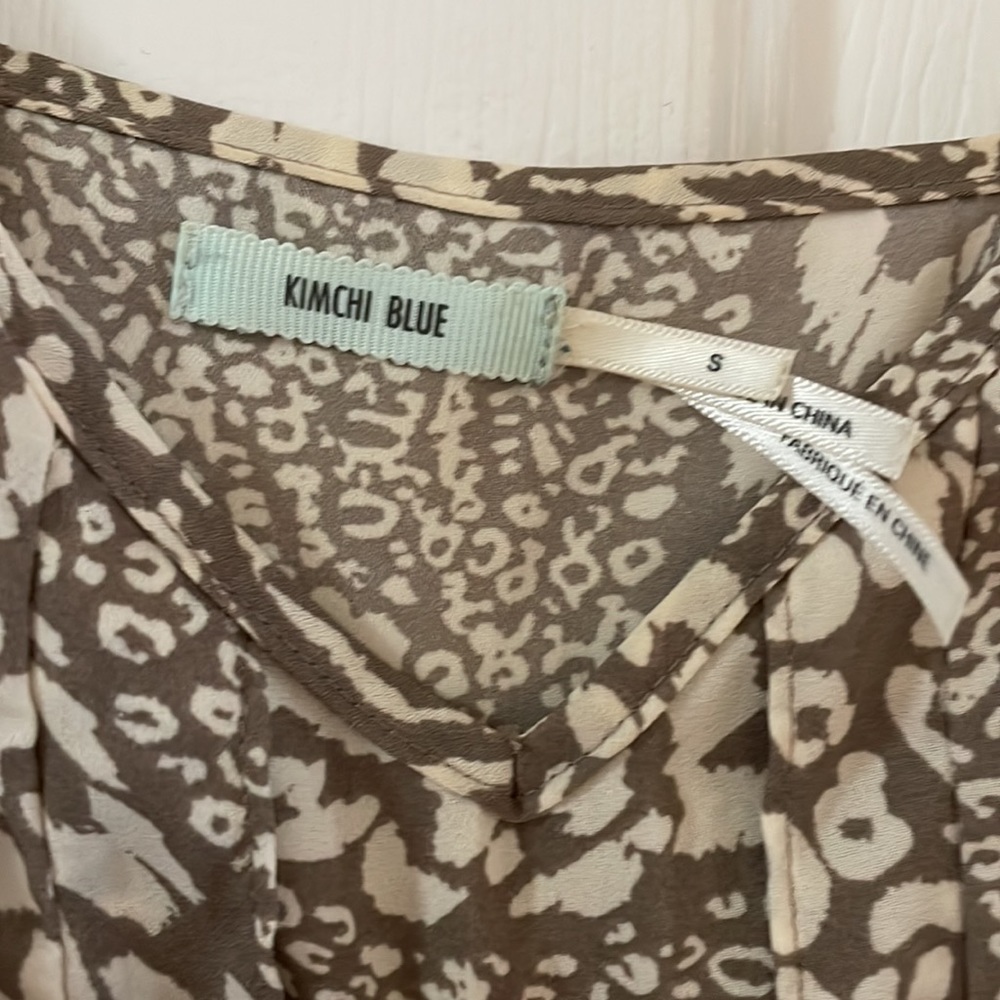 Gray and white animal print blouse - Size S - Picture 2 of 3